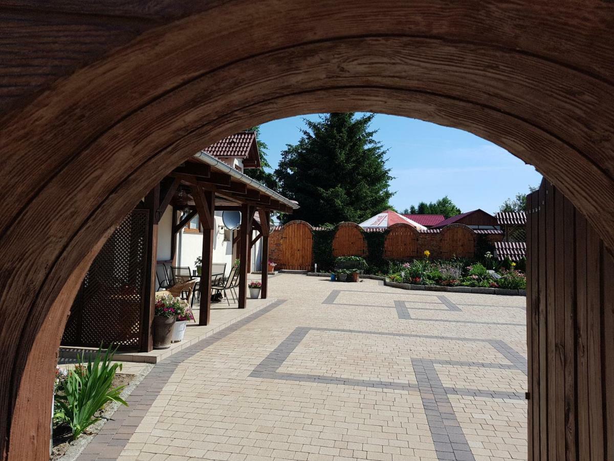 Appartamento Cudowny Zakatek Z Ogrodem I Basenem Bukwica  Esterno foto